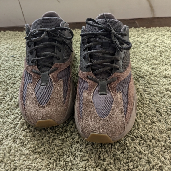 Adidas -  Yeezy Boost 700 'Mauve' - Picture 1 of 7